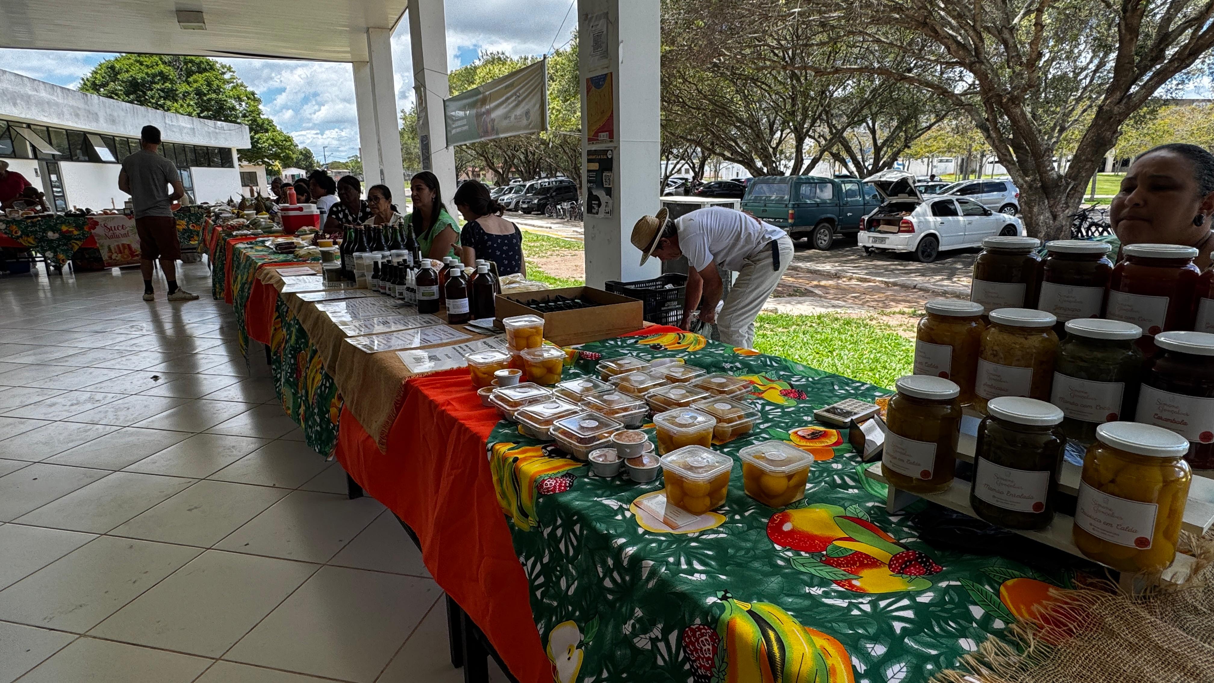 A Quinta Edição da Feira aconteceu no varandão do RU